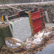 Strukturschalung Stützwand am Loose Wehr in Niederdorf